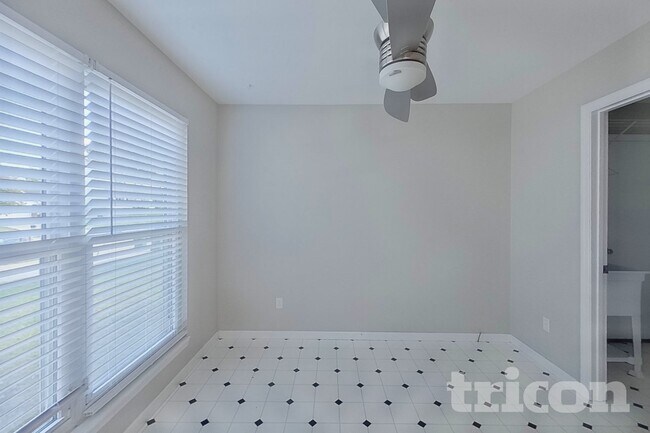 Foto del edificio - 935 Squirrels Nest Ct