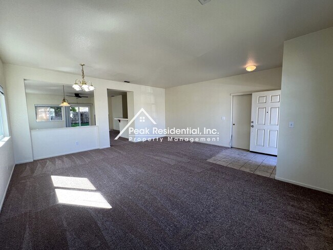 Building Photo - Very Nice 3bd/2ba Sacramento House