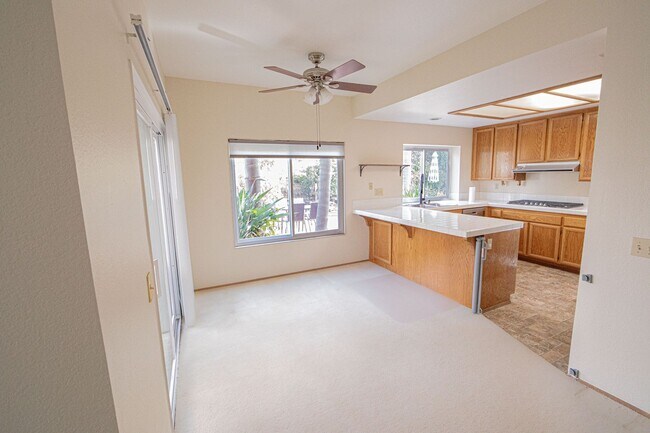 Building Photo - A beautiful house 3 bed/ 3 bath in Rancho ...
