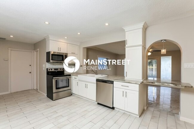 Building Photo - 3 Bedroom Pet-Friendly Home in OVIEDO, FL ...