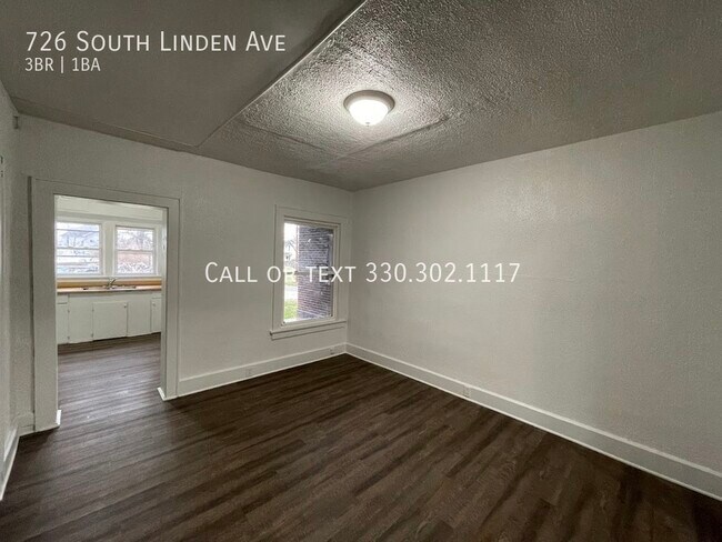 Foto del edificio - Three bedroom one bathroom apartment for rent