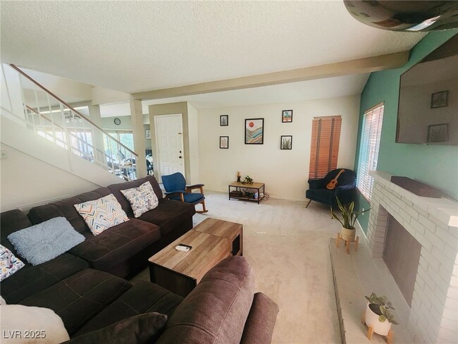 Foto del edificio - 104 Boysenberry Ln