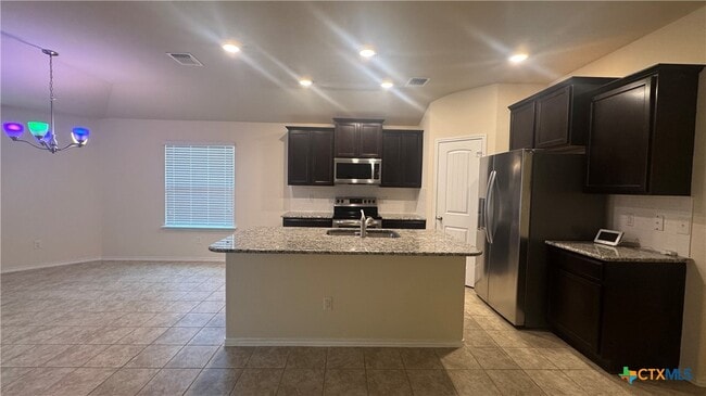 Foto del edificio - 5305 Fenton Ln
