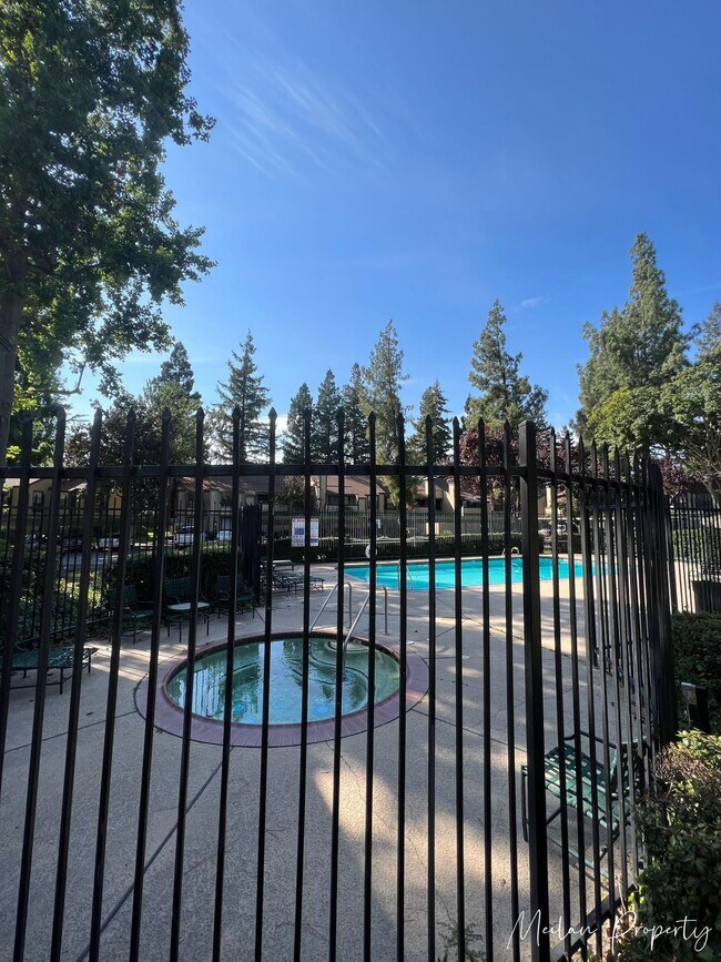 Building Photo - 251 Del Verde Cir