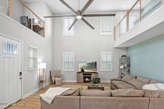 Foto del edificio - 227 Daydream Ave