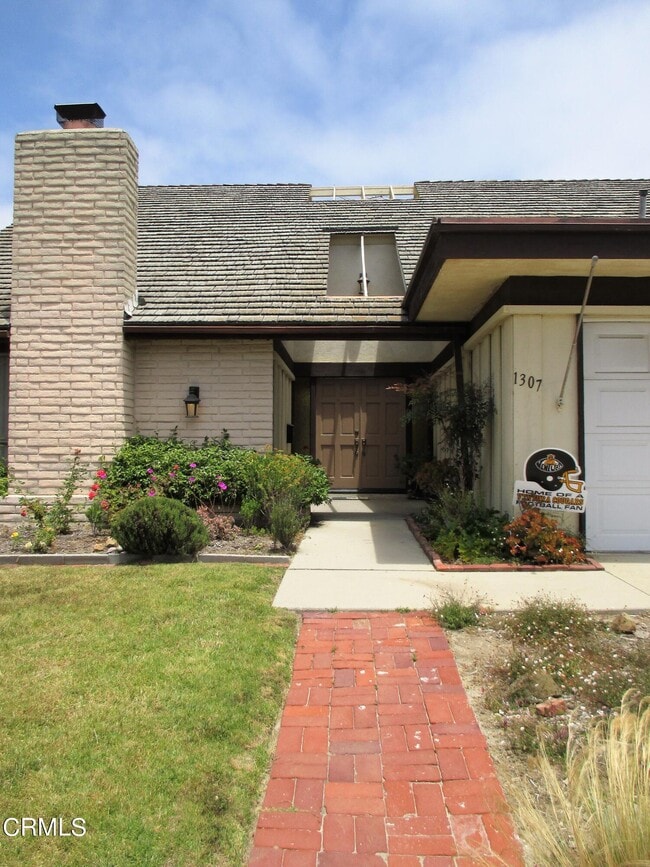 Building Photo - 1307 Seafarer St