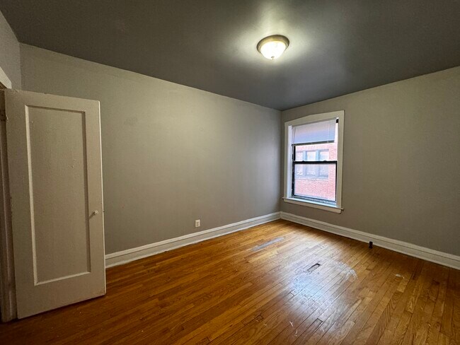 Foto del edificio - 7209 S Constance Ave