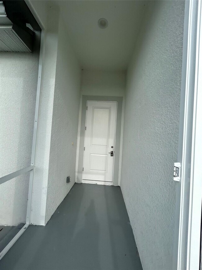 Foto del edificio - 1049 Canoe Ct