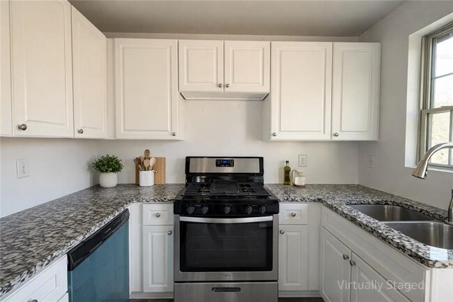 Foto del edificio - 1488 E Forrest Ave