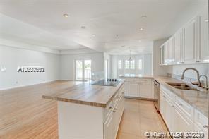 Building Photo - 1413 Sunset Harbour Dr
