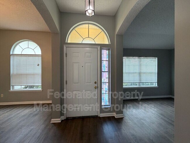 Foto del edificio - 3041 Southhall Ct