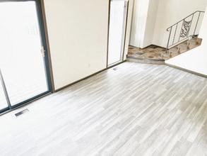 Building Photo - 1218 Trailwood N