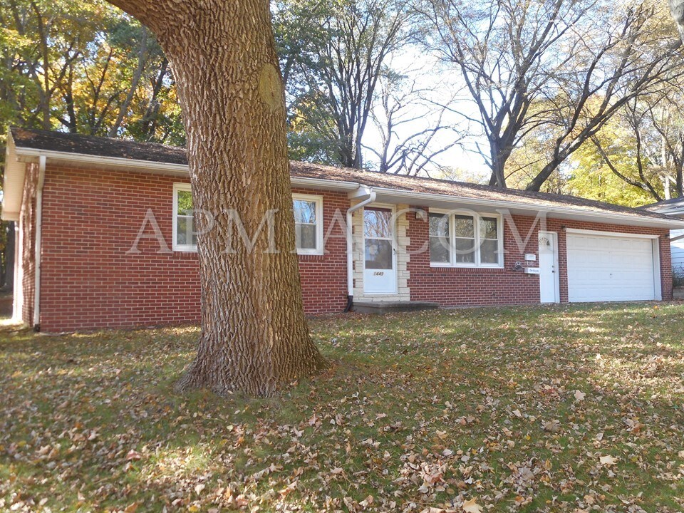 Foto principal - 1449 25th St SE