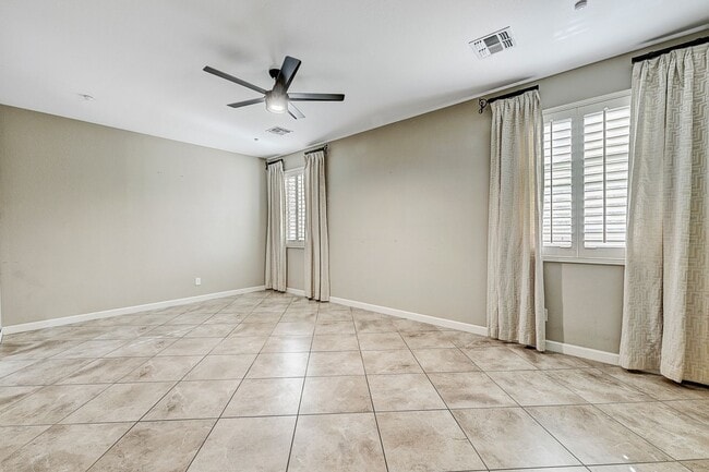 Building Photo - 3631 E Sophie Ln