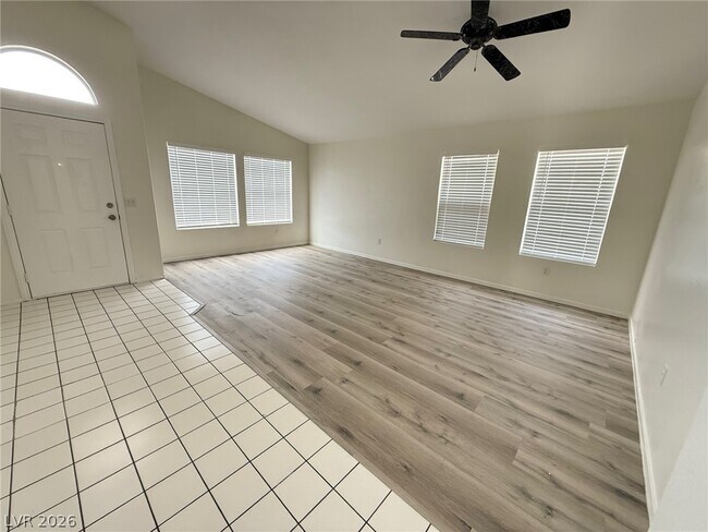 Foto del edificio - 5438 Morning Swim Ln