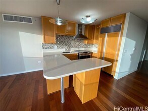 Building Photo - 1296 Kapiolani Blvd