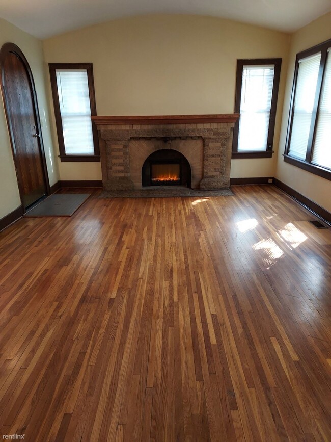 Building Photo - 2 br, 1 bath House - 5315 N Broadway St