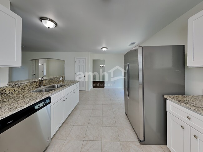 Building Photo - 11731 Rolling Stream Dr
