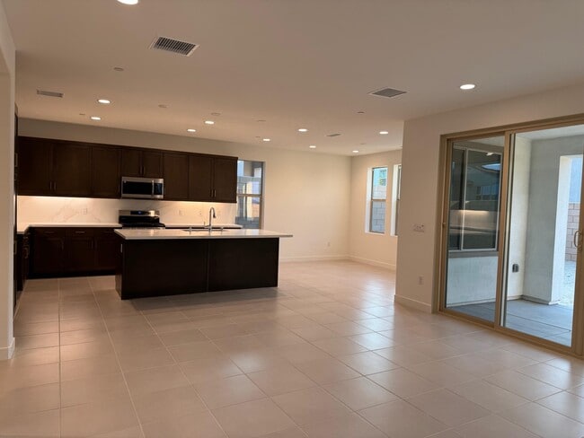 Foto del edificio - 74240 Becker St