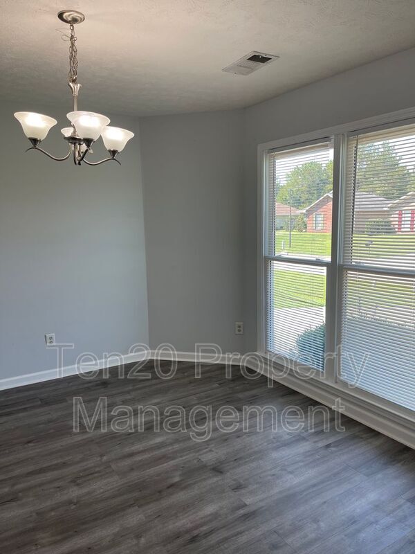 Foto del edificio - 754 Black Oak Dr