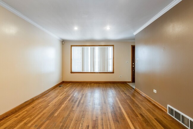 Building Photo - 8906 S Halsted St