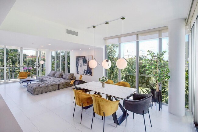 Foto del edificio - 9940 W Bay Harbor Dr