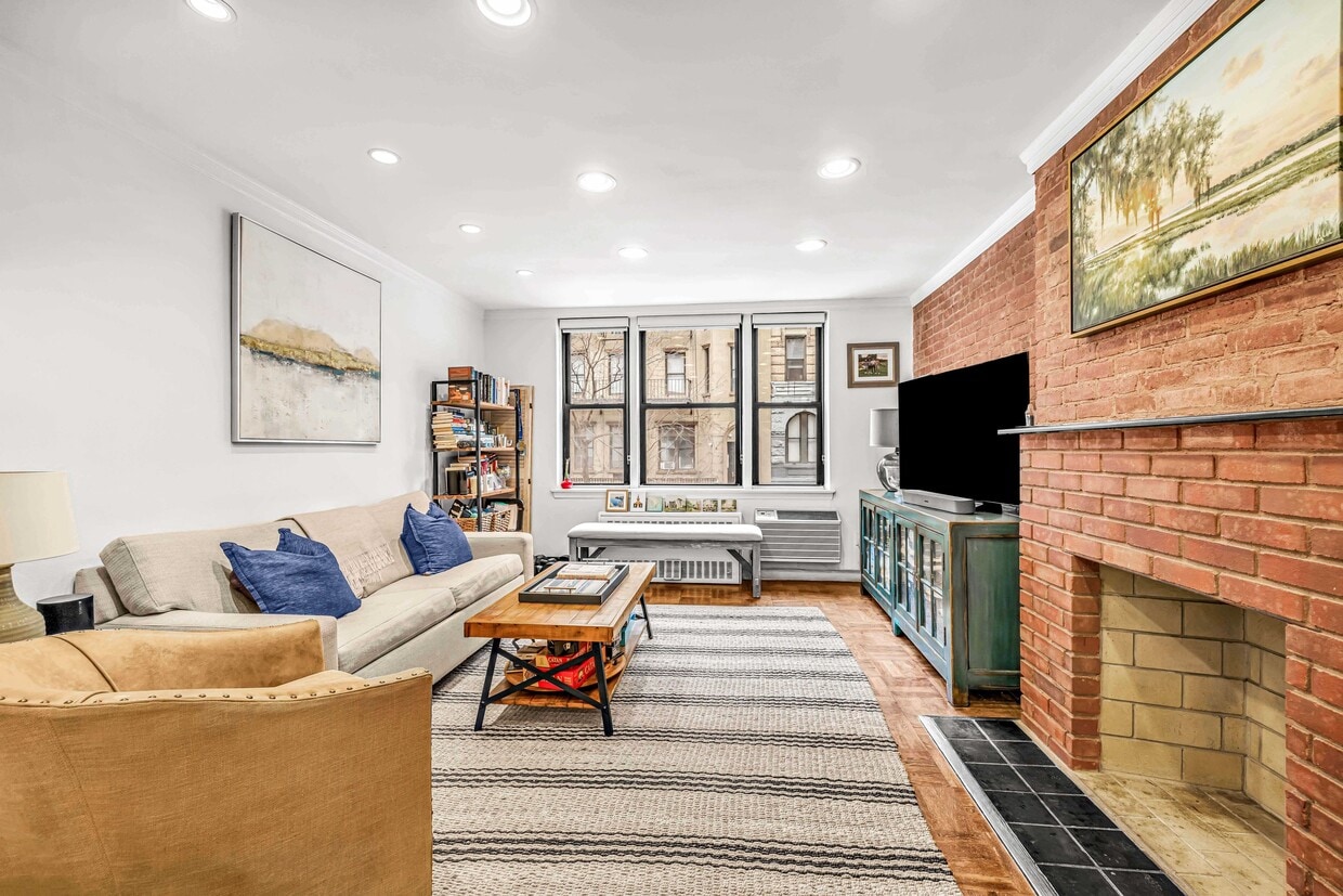Foto principal - 250 W 15th St