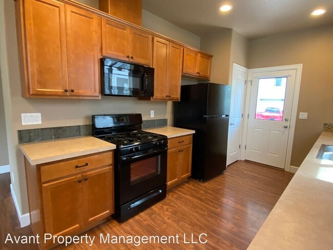 Building Photo - 3 br, 3 bath House - 37956 Killarney St