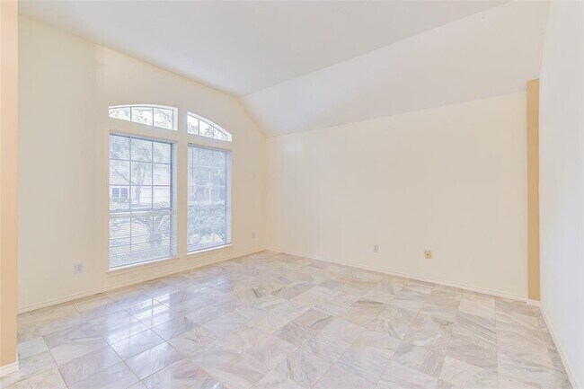 Foto del edificio - 16206 Waiting Spring Cir