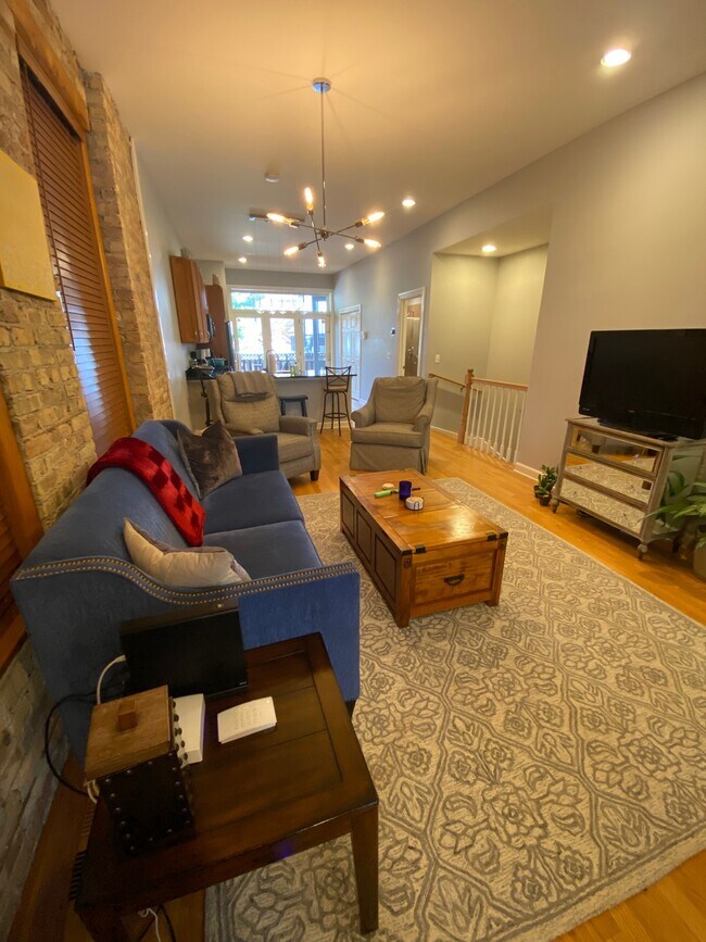 Open Floorplan - 743 N Wolcott Ave