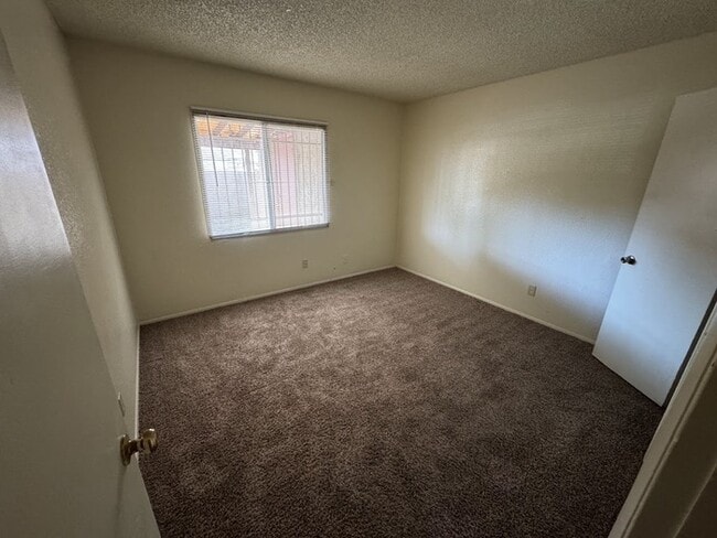 Building Photo - 4261 N 68th Dr