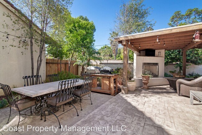 Building Photo - 3 br, 2.5 bath House - 1382 Felipe
