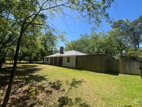 Building Photo - 207 Whispering Pines Ct