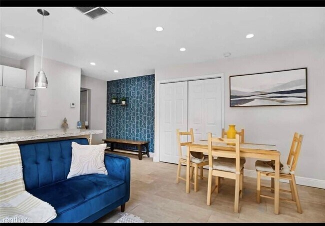 Foto del edificio - 2 br, 1 bath House - 1213 NE 13th Ave