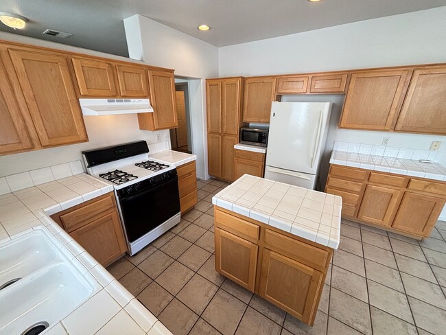 Foto del edificio - Beautiful 3Bed/2Bath Single Story Home loc...