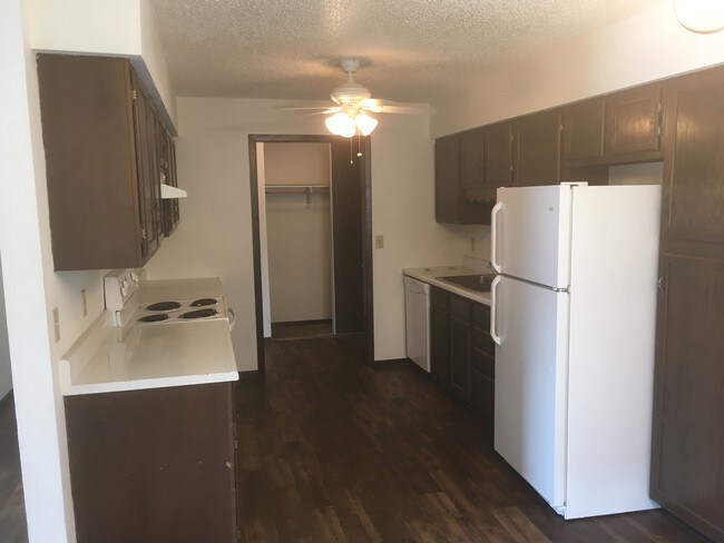 Building Photo - 1015 Laramie Dr