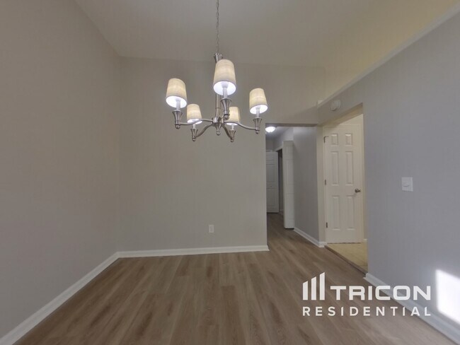 Foto del edificio - 1825 Golden Heights Ct