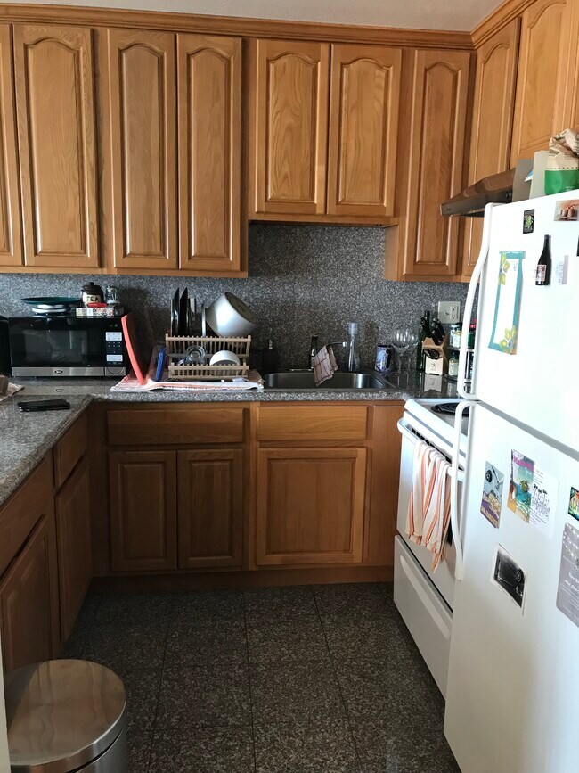 Foto del edificio - 486 40th Ave