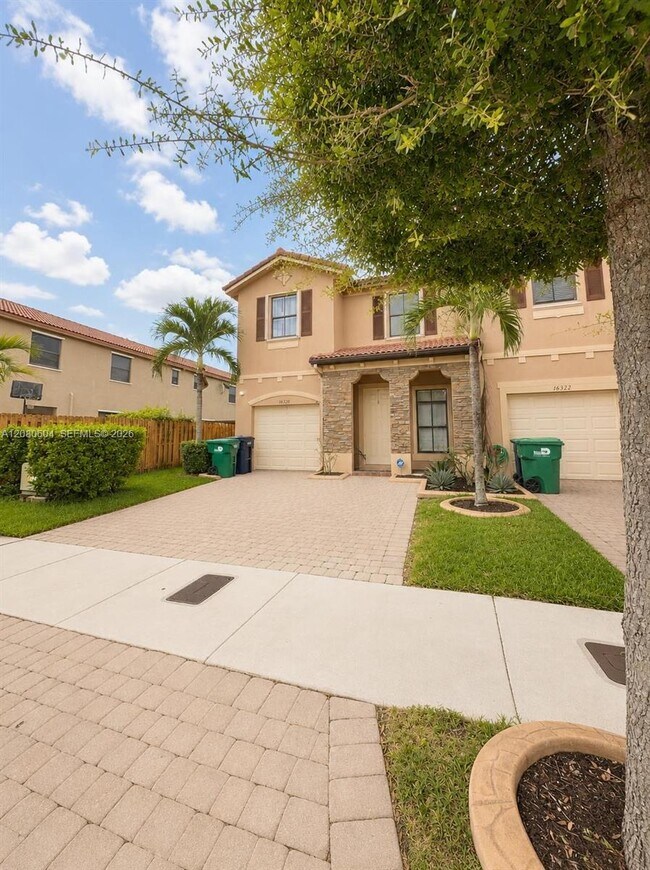 Foto del edificio - 16320 SW 71st Ter