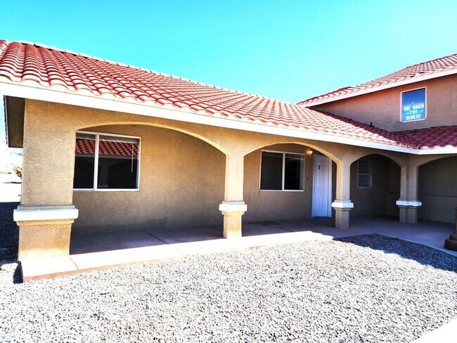 Building Photo - 2341 E Calvada Blvd