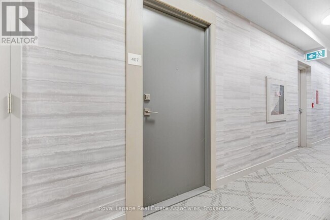 Building Photo - 4633 Glen Erin Dr