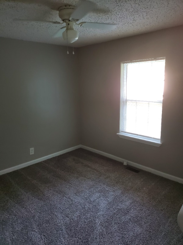 Building Photo - 301 Circle Dr