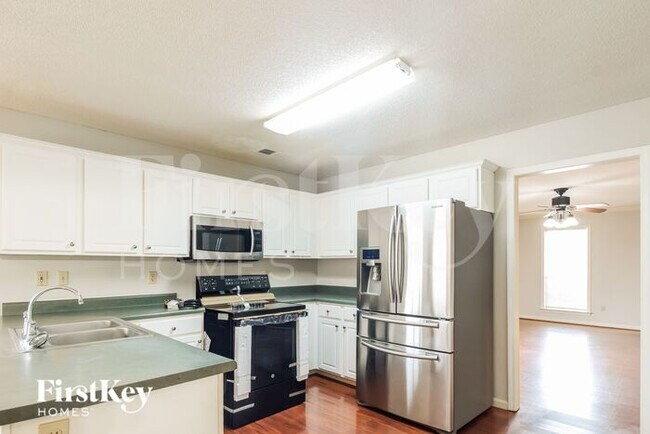Building Photo - 588 North Ericson Drive