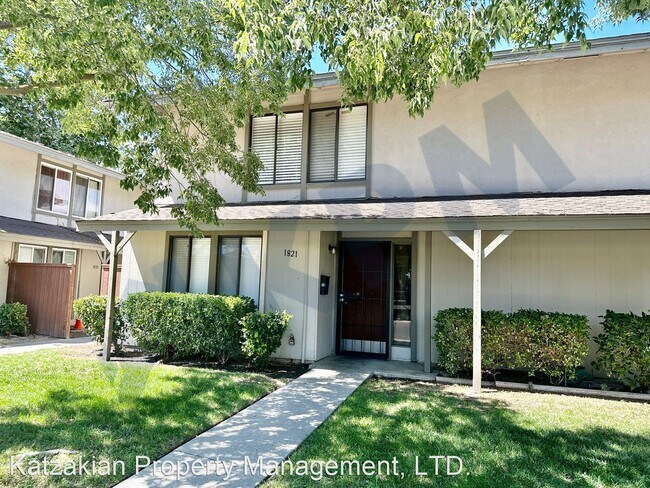 Building Photo - 3 br, 2 bath House - 1821 Douglas Rd.