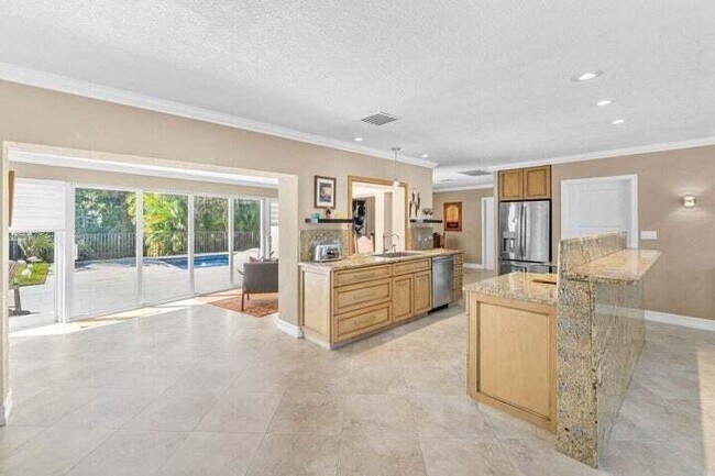Foto del edificio - 653 NW 10th Ct