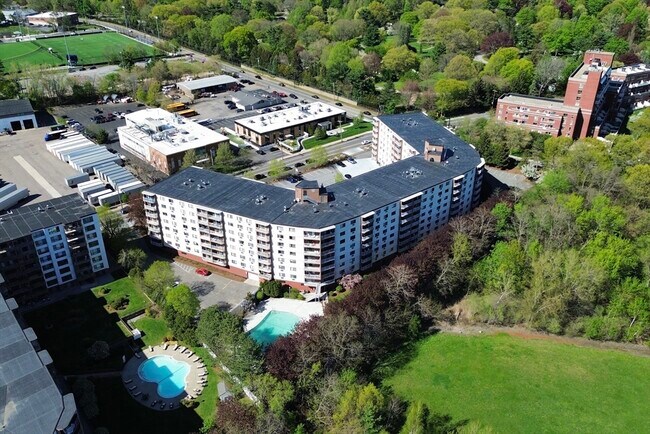 Foto del edificio - 151 Coolidge Ave