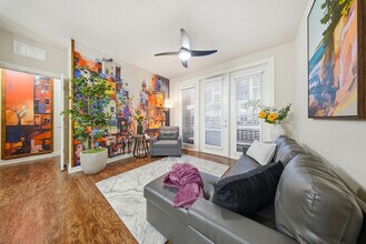 Building Photo - 1700 W Cleveland St