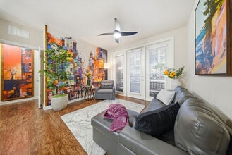 Building Photo - 1700 W Cleveland St