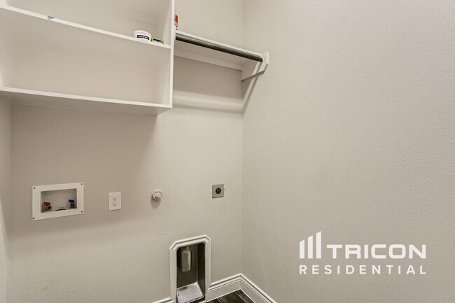 Foto del edificio - 843 Knoxbridge Rd