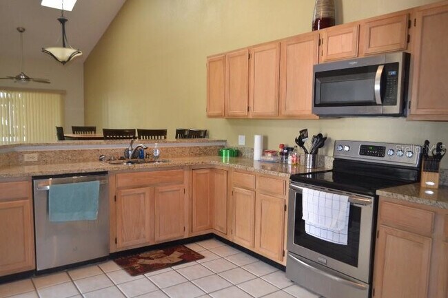 Building Photo - 1507  Woodsglen Drive